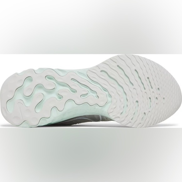 Nike React Infinity Run Flyknit 2 'Platinum Tint' - Picture 5 of 6